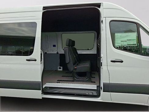 Used 2026 Mercedes-Benz Sprinter 2500 image 7