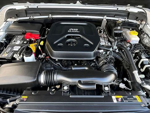 Used 2021 Jeep Wrangler Sport image 31