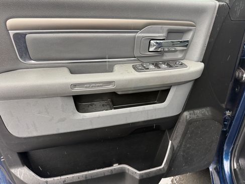 Used 2020 RAM 1500 Classic SLT AWD/4WD image 16