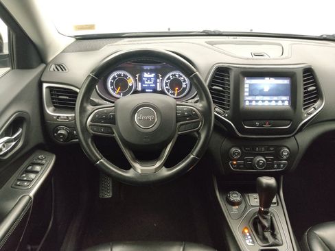 Used 2019 Jeep Cherokee Latitude Plus AWD/4WD image 22