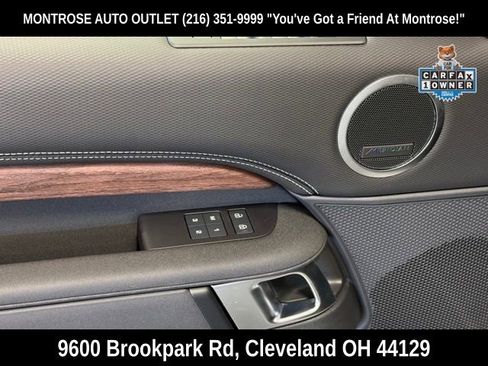 Used 2024 Land Rover Discovery Dynamic SE image 12