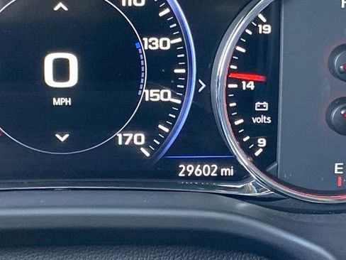 Certified 2023 GMC Acadia SLT w/ Technology Package image 8