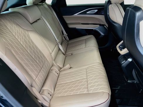 Used 2026 Cadillac Lyriq Signature Luxury w/ Nappa Leather Package AWD/4WD image 29