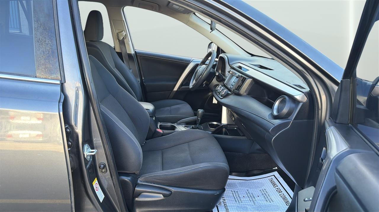 Used 2016 Toyota RAV4 LE AWD/4WD image 13