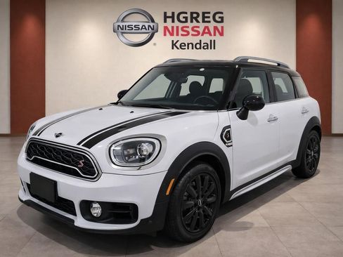 Used 2017 MINI Cooper Countryman S FWD image 3