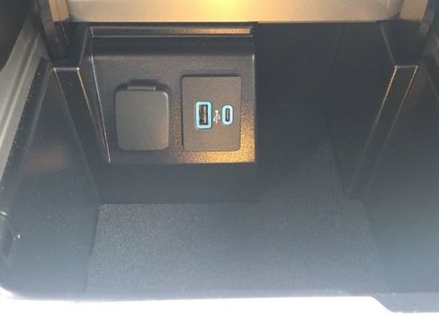 Used 2023 Ford Explorer XLT w/ Equipment Group 202A image 34