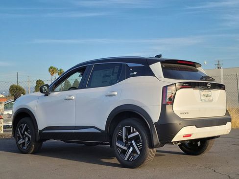 New 2026 Nissan Kicks SV w/ SV Premium Package image 2