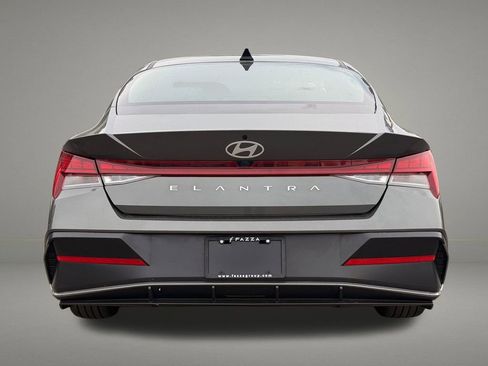 Used 2025 Hyundai Elantra SEL FWD image 4