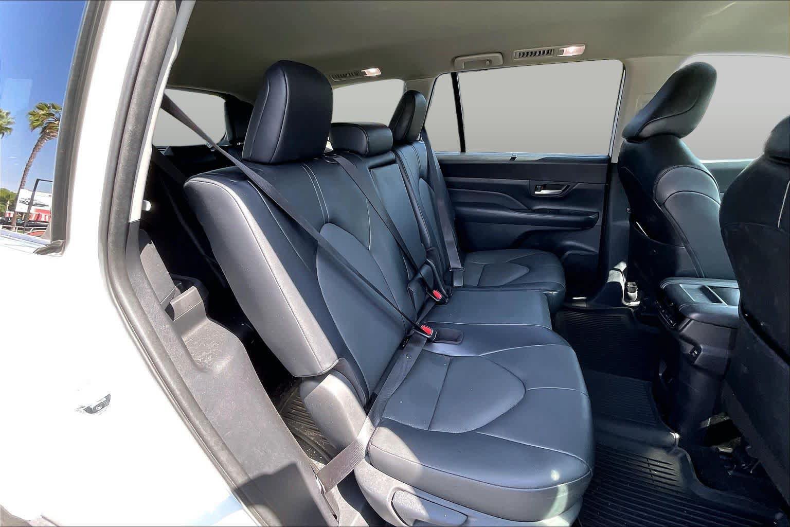 Used 2024 Toyota Grand Highlander FWD image 19