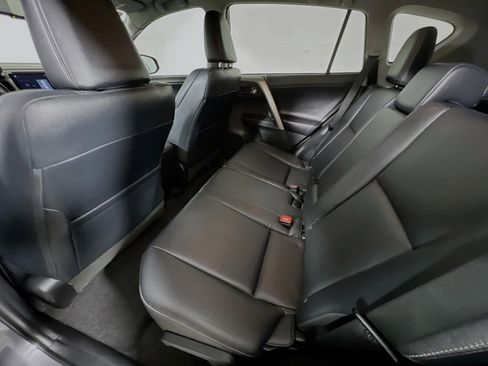 Used 2015 Toyota RAV4 Limited image 29