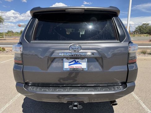 Used 2020 Toyota 4Runner SR5 AWD/4WD image 4