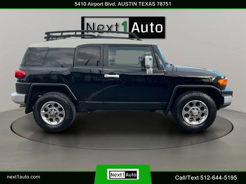Used 2012 Toyota FJ Cruiser 2WD w/ Upgrade Pkg image 3