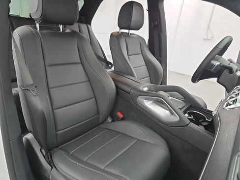 Used 2025 Mercedes-Benz GLE 450 4MATIC image 10