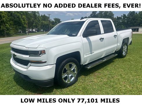 Used 2018 Chevrolet Silverado 1500 Custom w/ Custom Value Package RWD image 2
