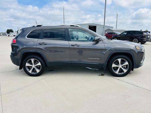 Used 2019 Jeep Cherokee Limited AWD/4WD image 37