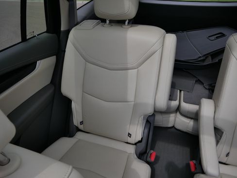 Used 2024 Cadillac XT6 Premium Luxury w/ LPO, Floor Liner Package AWD/4WD image 11