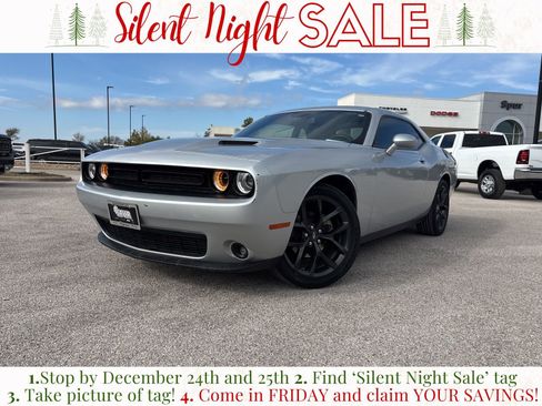 Used 2022 Dodge Challenger SXT w/ Blacktop Package image 1