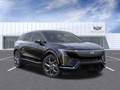 New 2025 Cadillac Optiq Luxury 2 w/ LPO, Floor Liner Package image 7