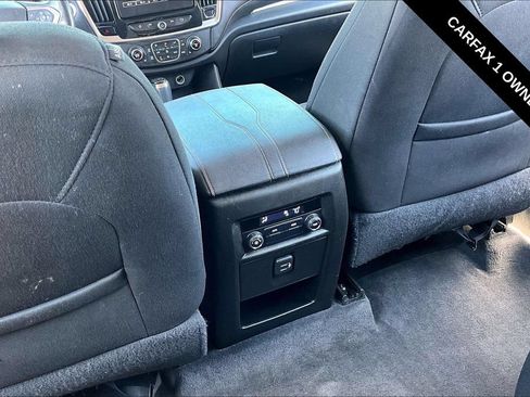 Used 2018 Chevrolet Traverse LT FWD image 11