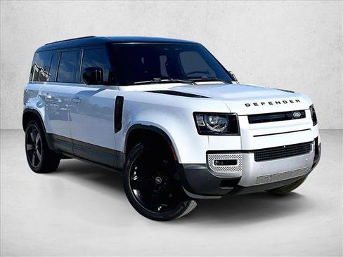 Used 2023 Land Rover Defender 110 SE image 11