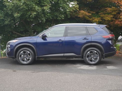 Certified 2024 Nissan Rogue SV w/ SV Premium Package AWD/4WD image 15