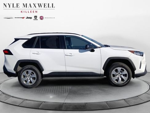 Used 2021 Toyota RAV4 LE AWD/4WD image 17