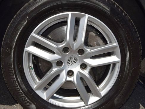 Used 2016 Porsche Cayenne AWD/4WD image 16