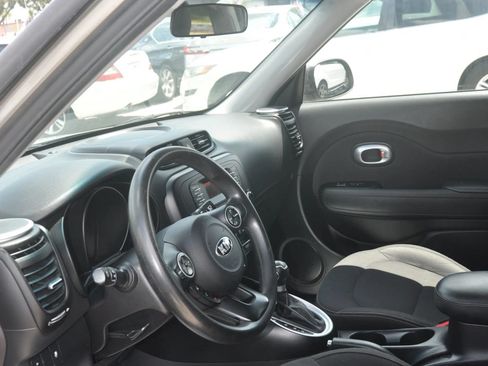 Used 2016 Kia Soul FWD image 28