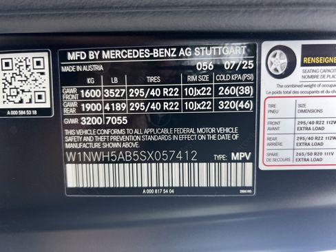 Certified 2025 Mercedes-Benz G 63 AMG 4MATIC image 36
