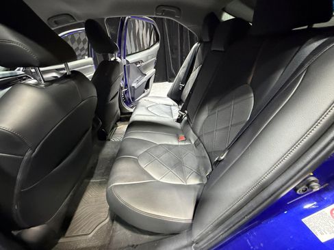 Used 2018 Toyota Camry XLE image 17