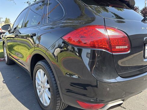 Used 2014 Porsche Cayenne AWD/4WD image 10