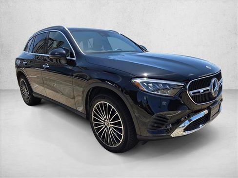 Used 2026 Mercedes-Benz GLC 300 image 3