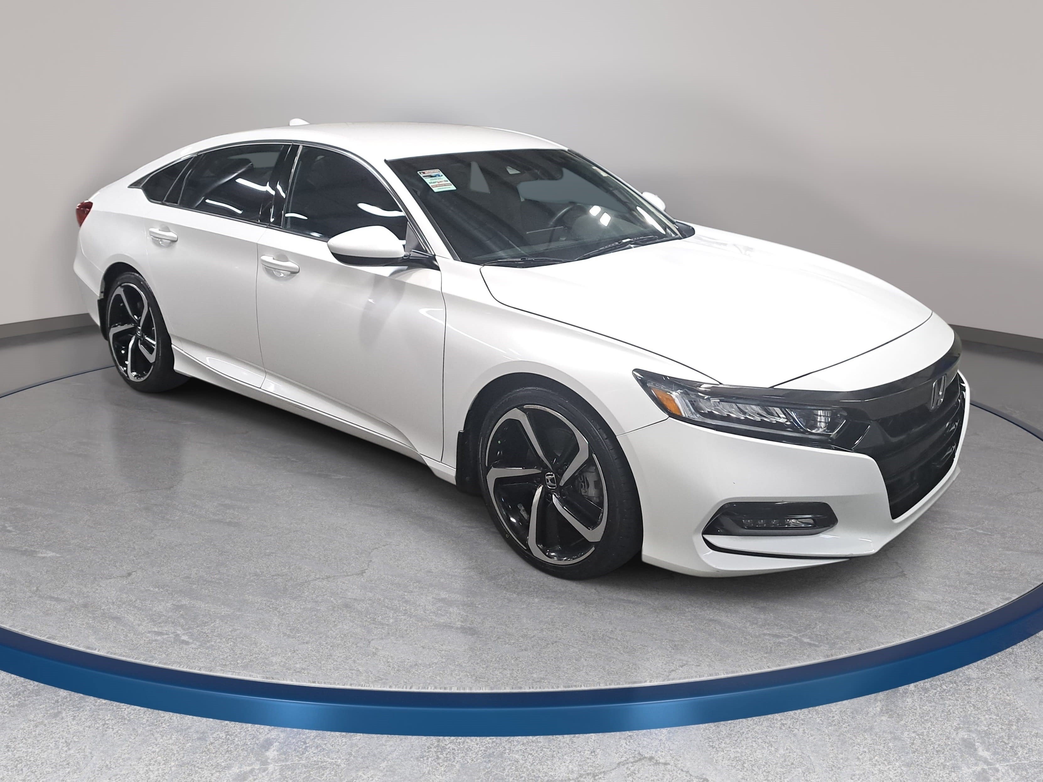 Used 2018 Honda Accord Sport image 3
