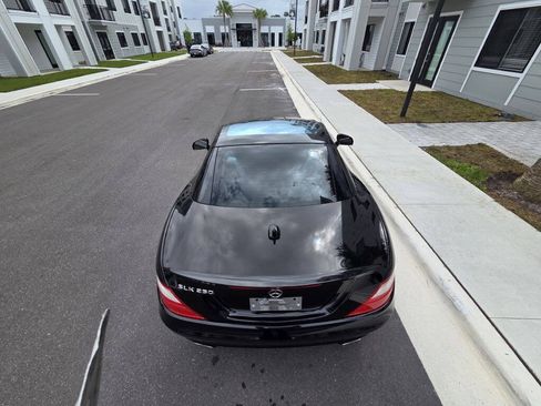 Used 2015 Mercedes-Benz SLK 250 image 14