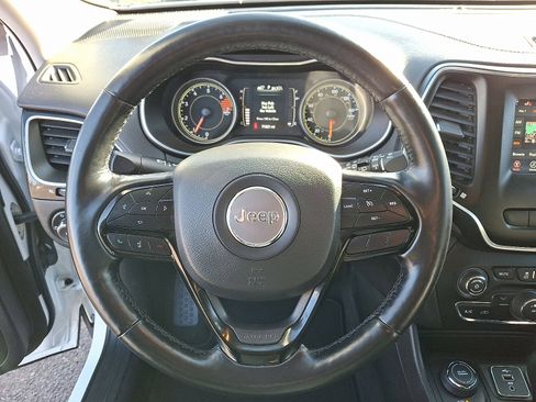 Used 2021 Jeep Cherokee Latitude Plus image 19