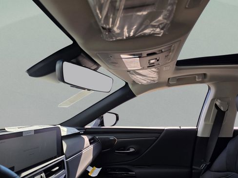 New 2025 Lexus ES 350 w/ Premium Package image 12