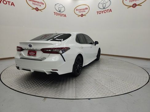 Used 2022 Toyota Camry XSE image 5
