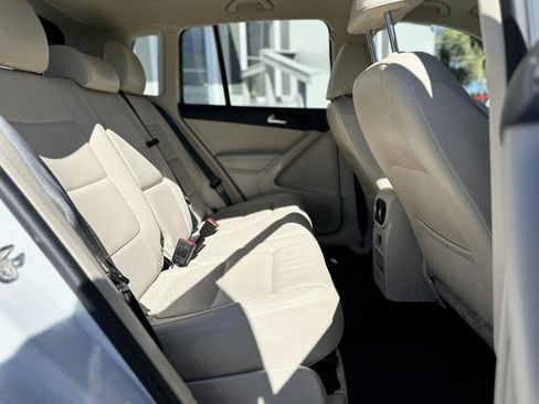 Used 2016 Volkswagen Tiguan S FWD image 10