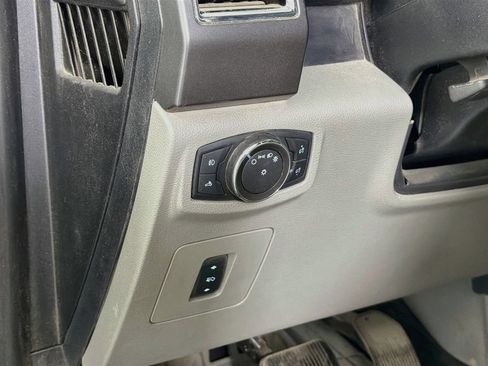 Used 2016 Ford F150 XLT w/ Equipment Group 302A Luxury AWD/4WD image 13