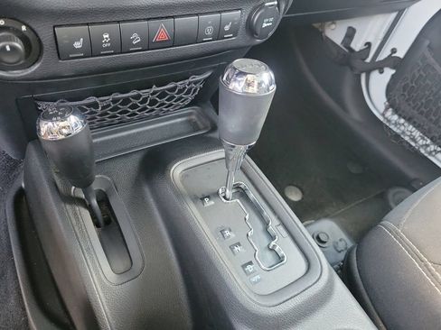 Used 2014 Jeep Wrangler Unlimited Sahara w/ Connectivity Group AWD/4WD image 26