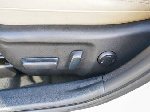 Used 2018 Toyota Avalon XLE image 22