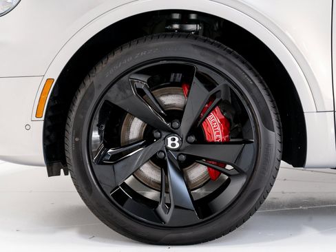 New 2025 Bentley Bentayga image 43