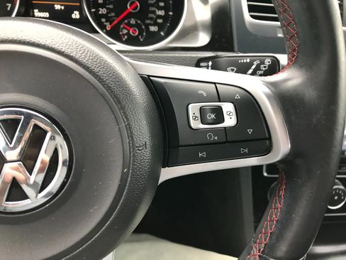 Used 2015 Volkswagen Golf 4-Door FWD image 20
