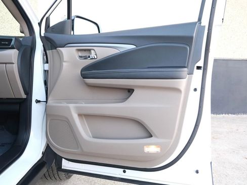 Used 2023 Honda Ridgeline RTL-E image 31