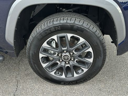 Used 2023 Toyota Tundra Limited image 9