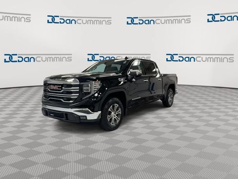 Used 2025 GMC Sierra 1500 SLT AWD/4WD image 4