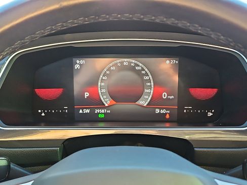 Certified 2022 Volkswagen Tiguan SE R-Line image 20