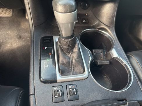 Used 2019 Toyota Highlander XLE AWD/4WD image 25