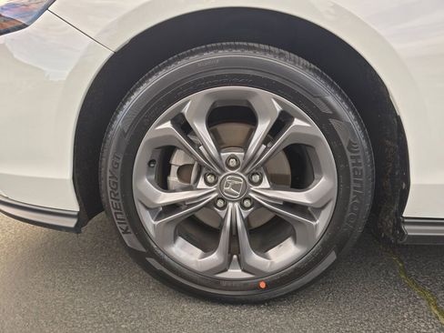 Certified 2023 Honda Accord EX image 18