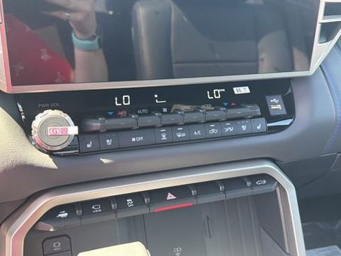 New 2026 Toyota Tundra Platinum AWD/4WD image 17